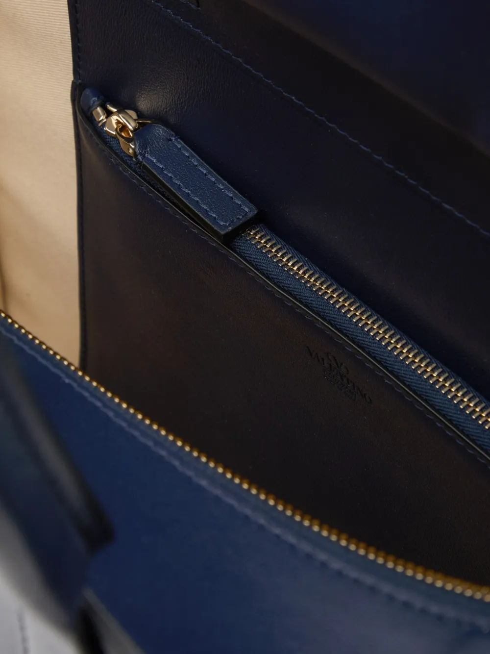 Valentino Garavani VLogo Walk kalfsleren shopper Blauw