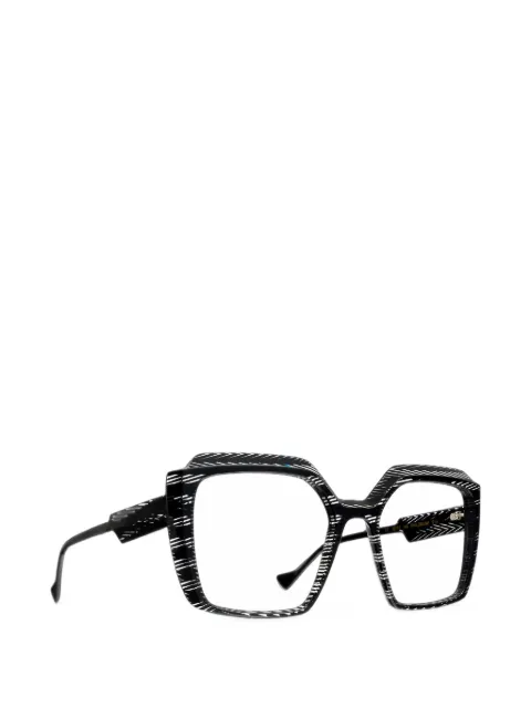 Caroline Abram lentes Philomene