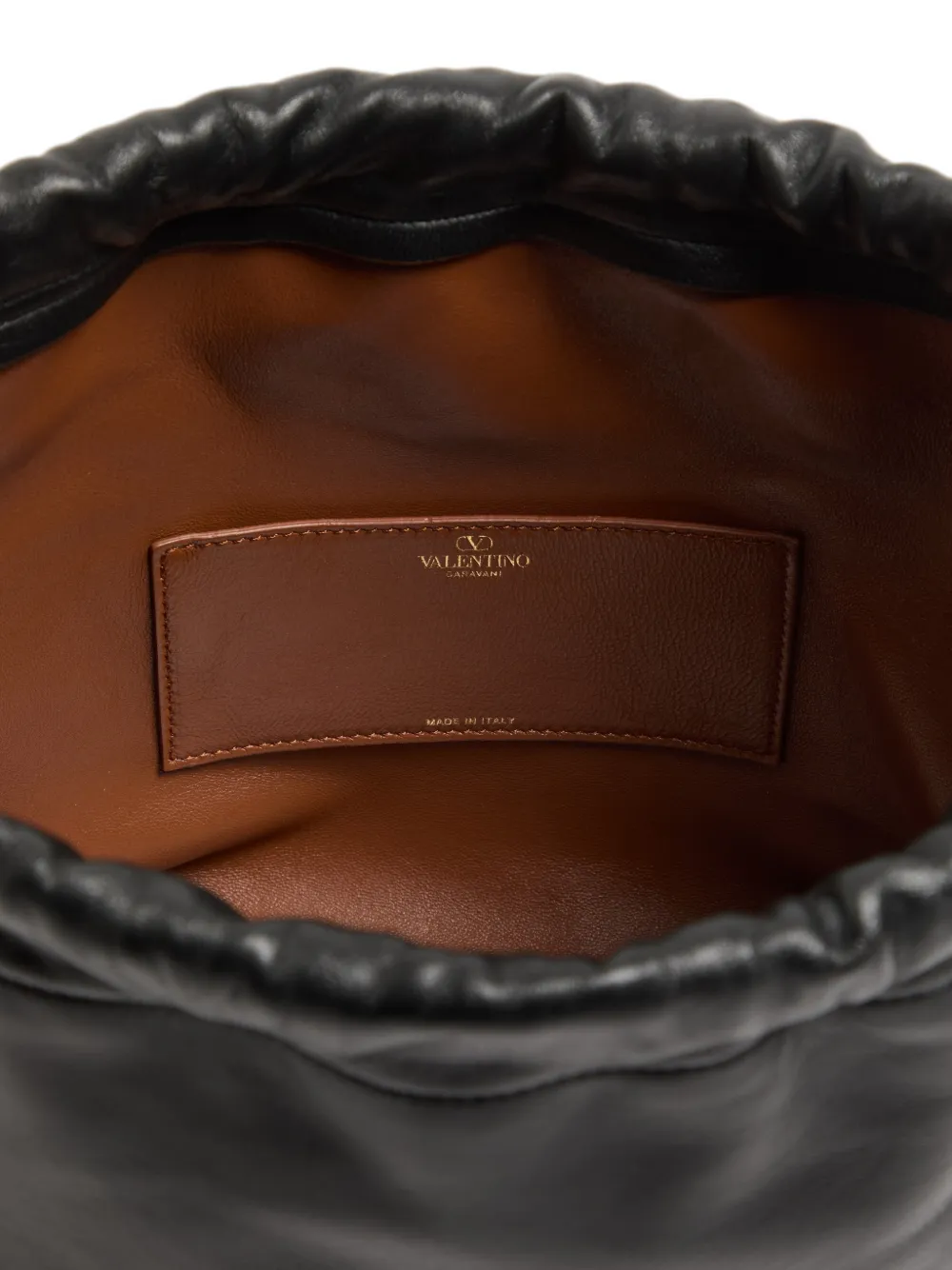 Valentino Garavani VLogo Pouf pouch bag in nappa leather Zwart