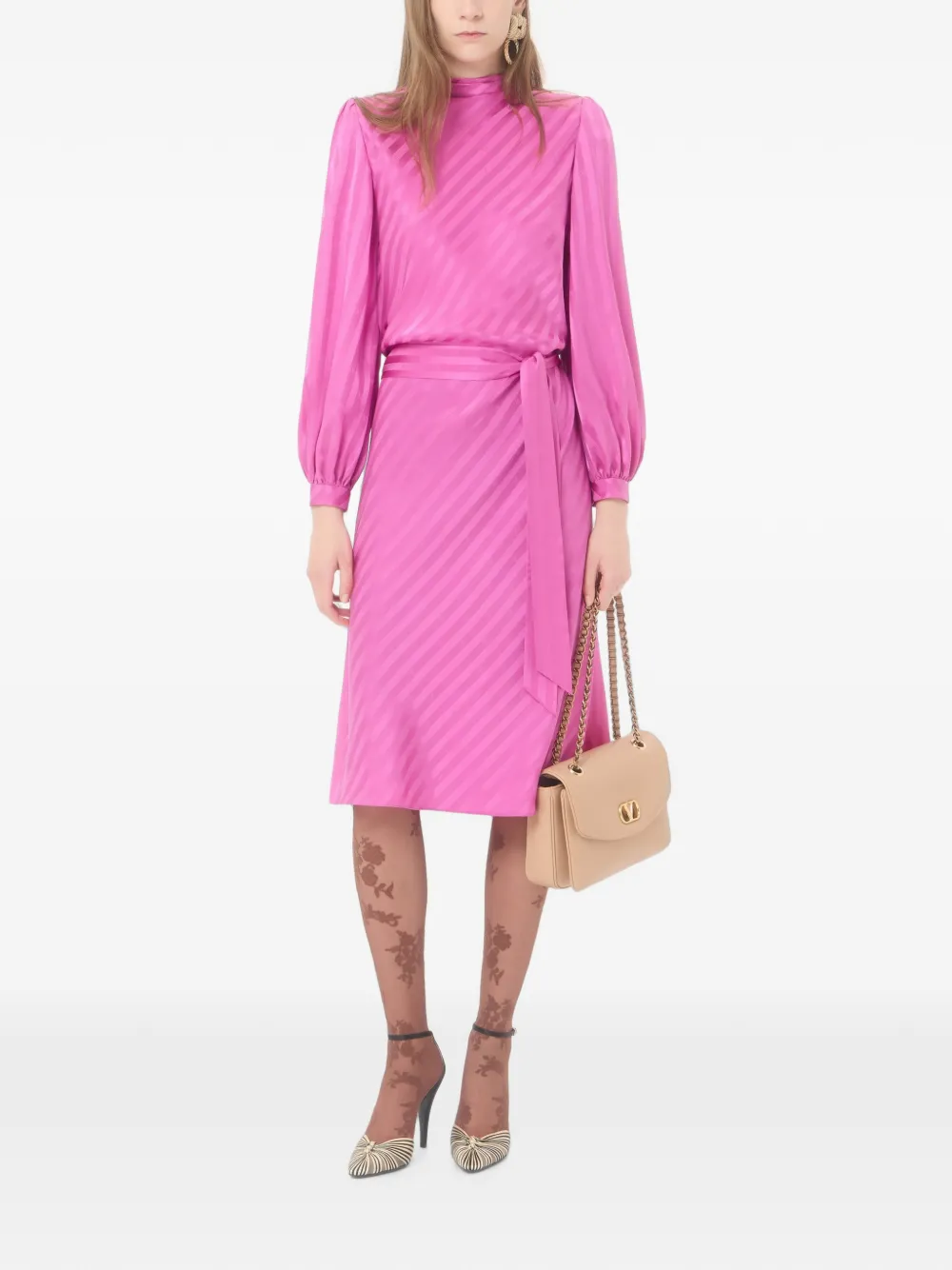 Valentino Garavani Midi-jurk van glanzend-matte jacquard met logo-streep Roze