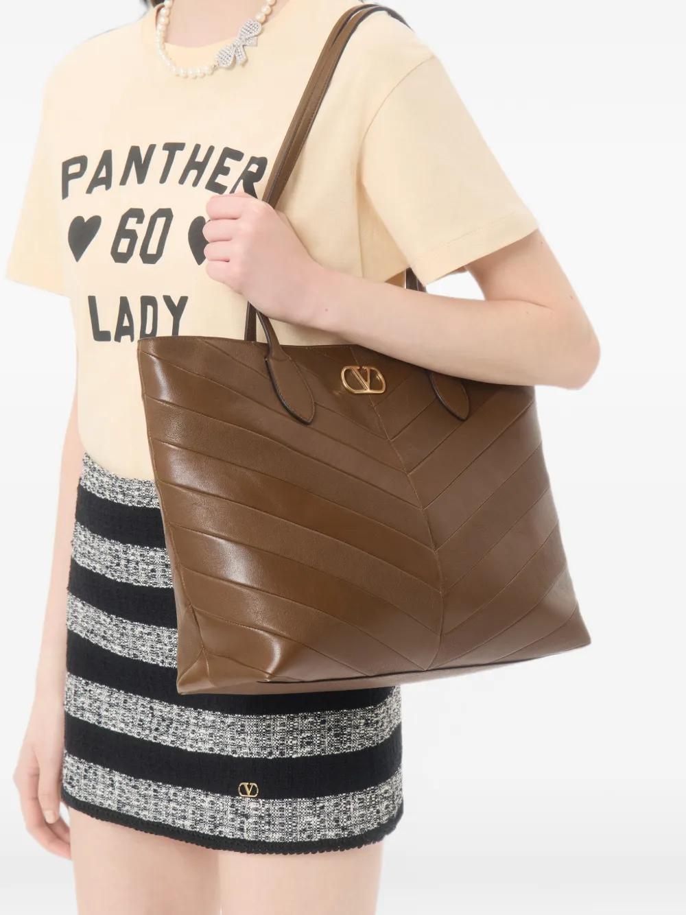 Valentino Garavani Jean medium shopper van nappa met chevron motief Bruin