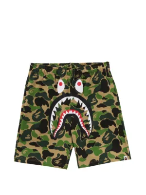 A BATHING APE® グラフィック ショートパンツ | グリーン | FARFETCH JP