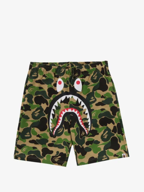 A BATHING APE® shorts 1st Camo Shark