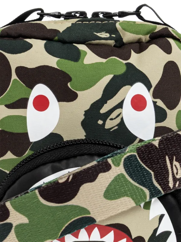 A BATHING APE® ABC Camo Shark ショルダーバッグ ミニ | ニュートラル 