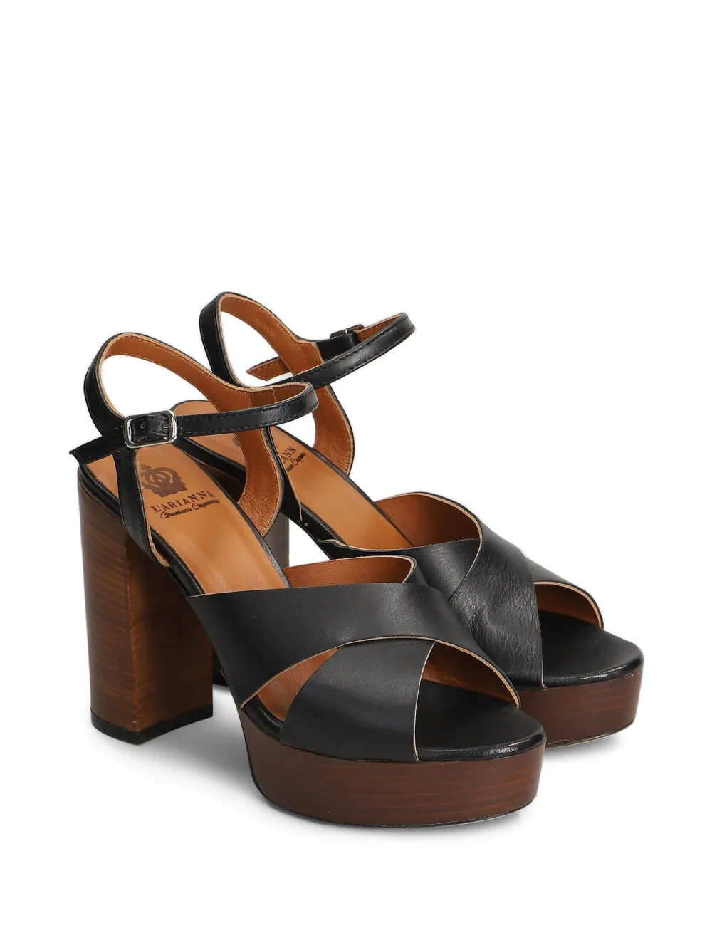 L Arianna Sandalen met gekruiste bandjes Zwart