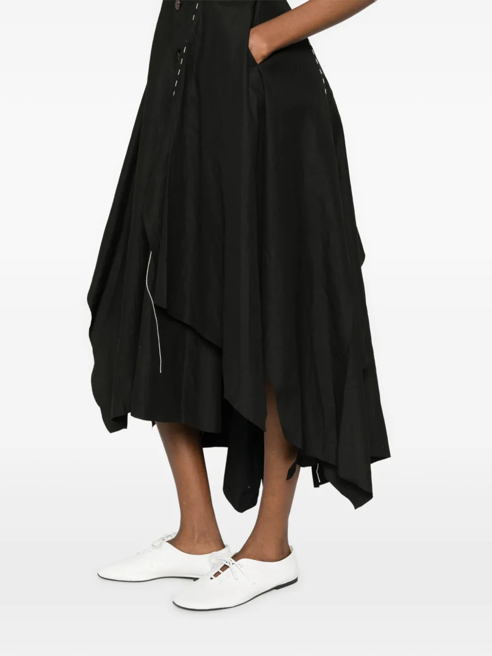 A Tentative Atelier Jurk met contrasterend stiksel en zakdoek afwerking Zwart