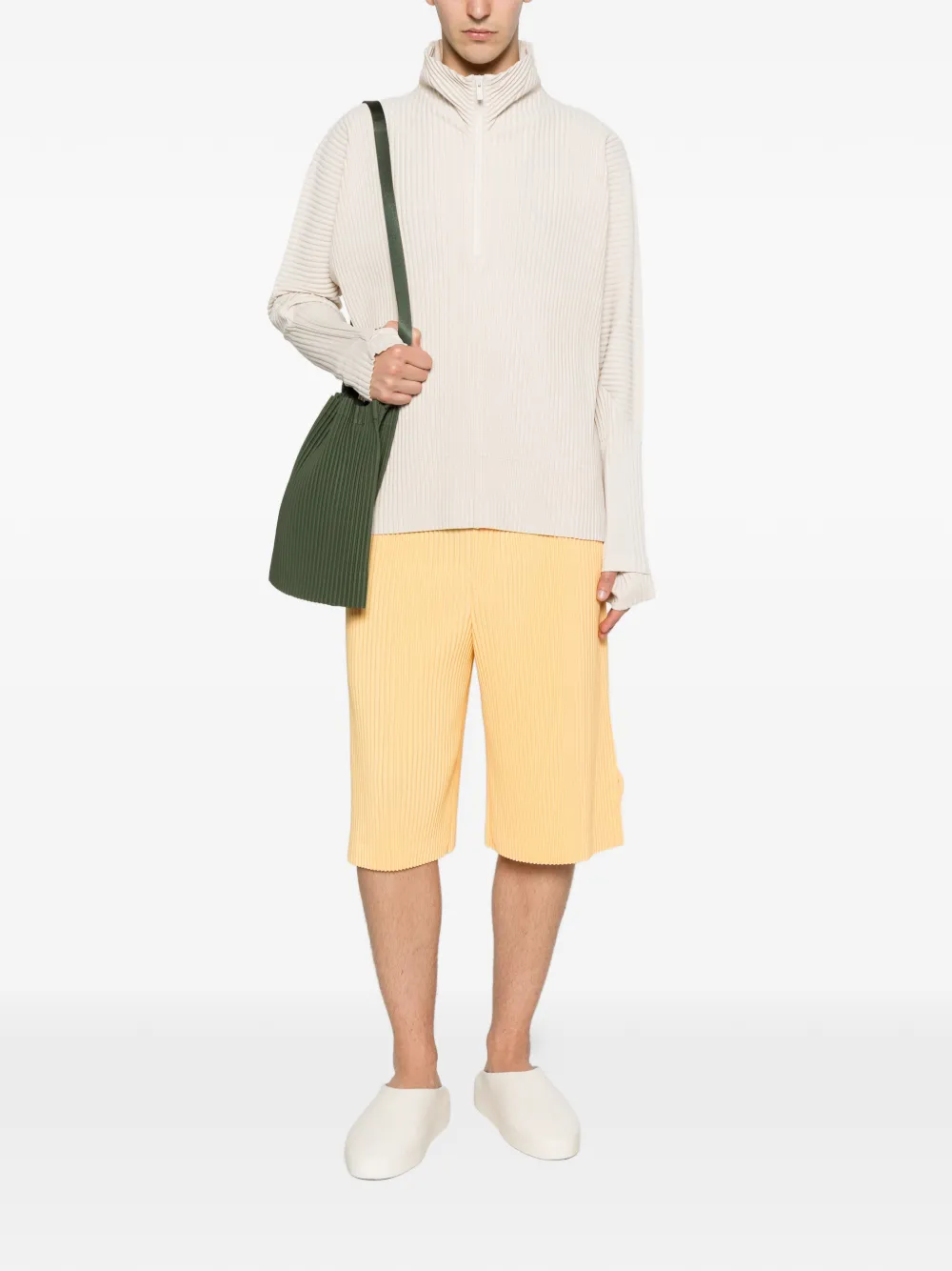 Homme Plissé Issey Miyake Wear or Wrap geplooide shorts Geel