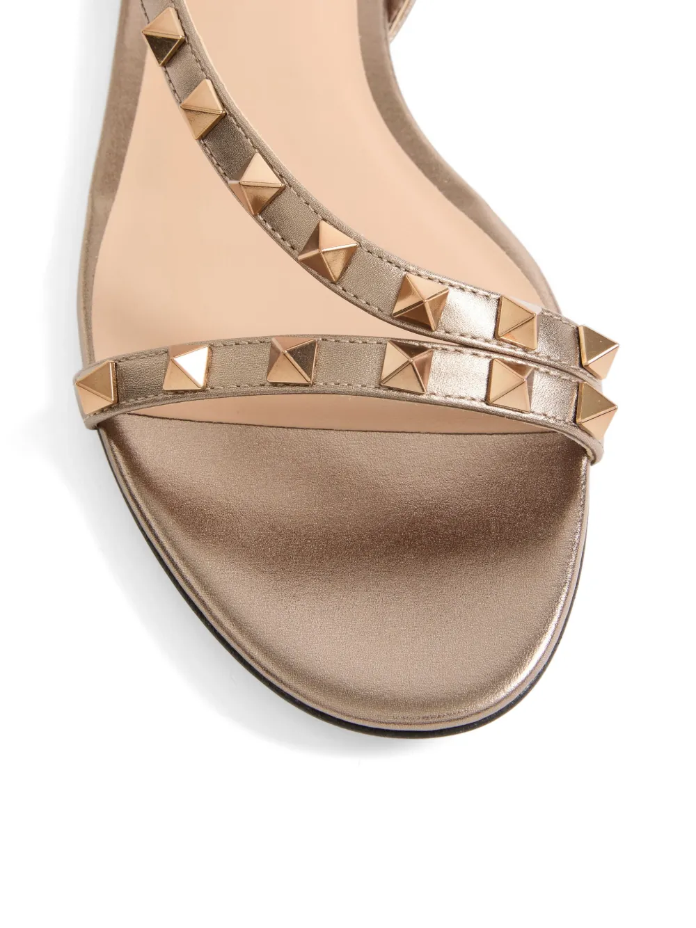 Valentino Garavani Rockstud gelamineerde nappa sandalen Goud