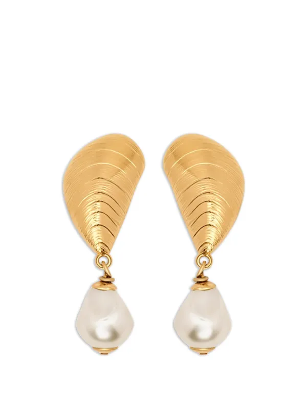 Oscar de la Renta Mussel Pearl Drop Clip-on Earrings in Gold