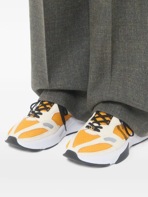 Valentino Garavani Demivee スニーカー | イエロー | FARFETCH JP