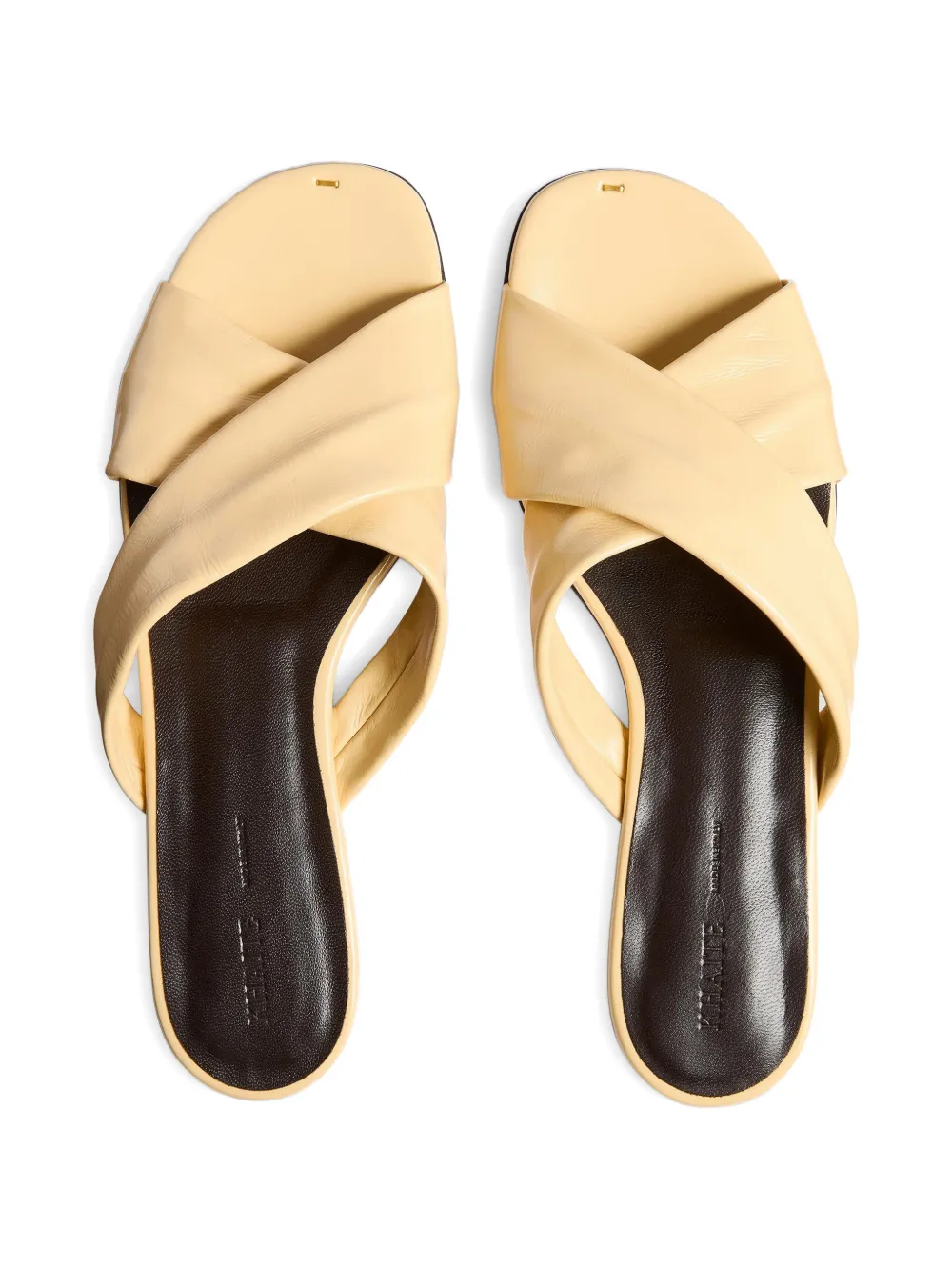 KHAITE Liria platte sandalen Beige