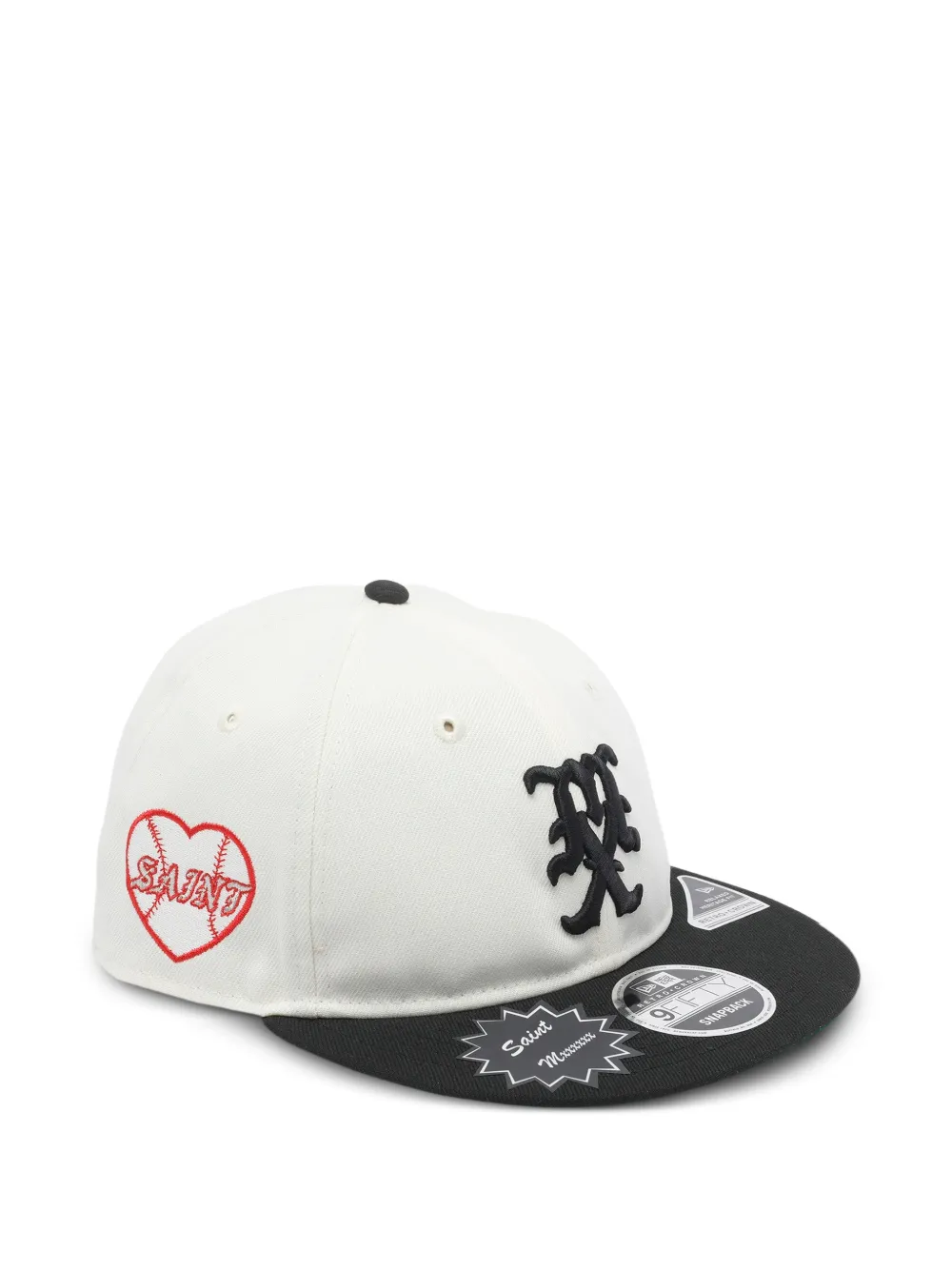 SAINT MXXXXXX x New Era pet met logo Wit