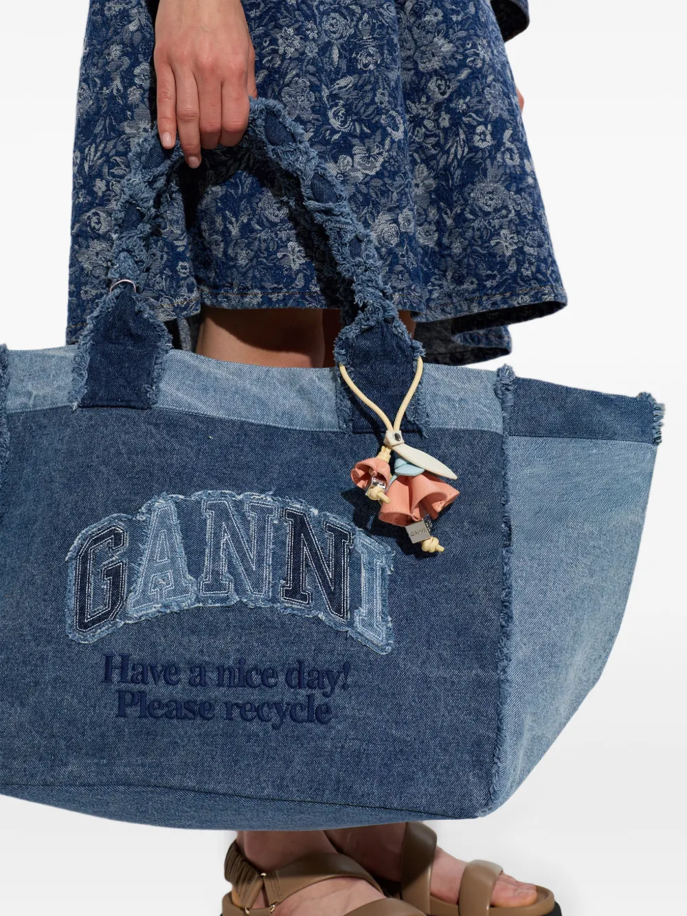 GANNI Leren tasaccessoire met bloemdetail Beige