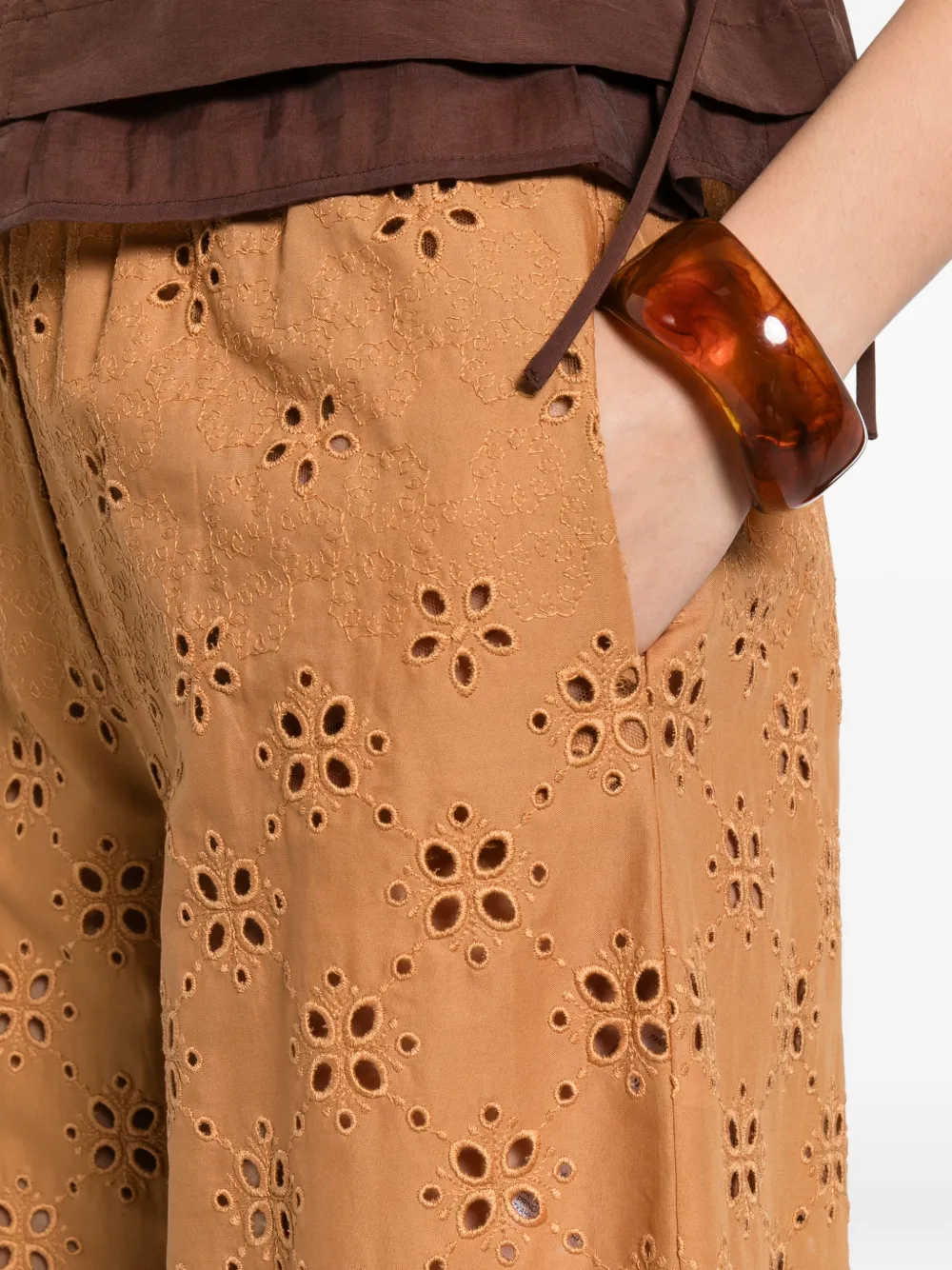 Ermanno Scervino Broderie anglaise broek met uitgesneden bloemen Bruin