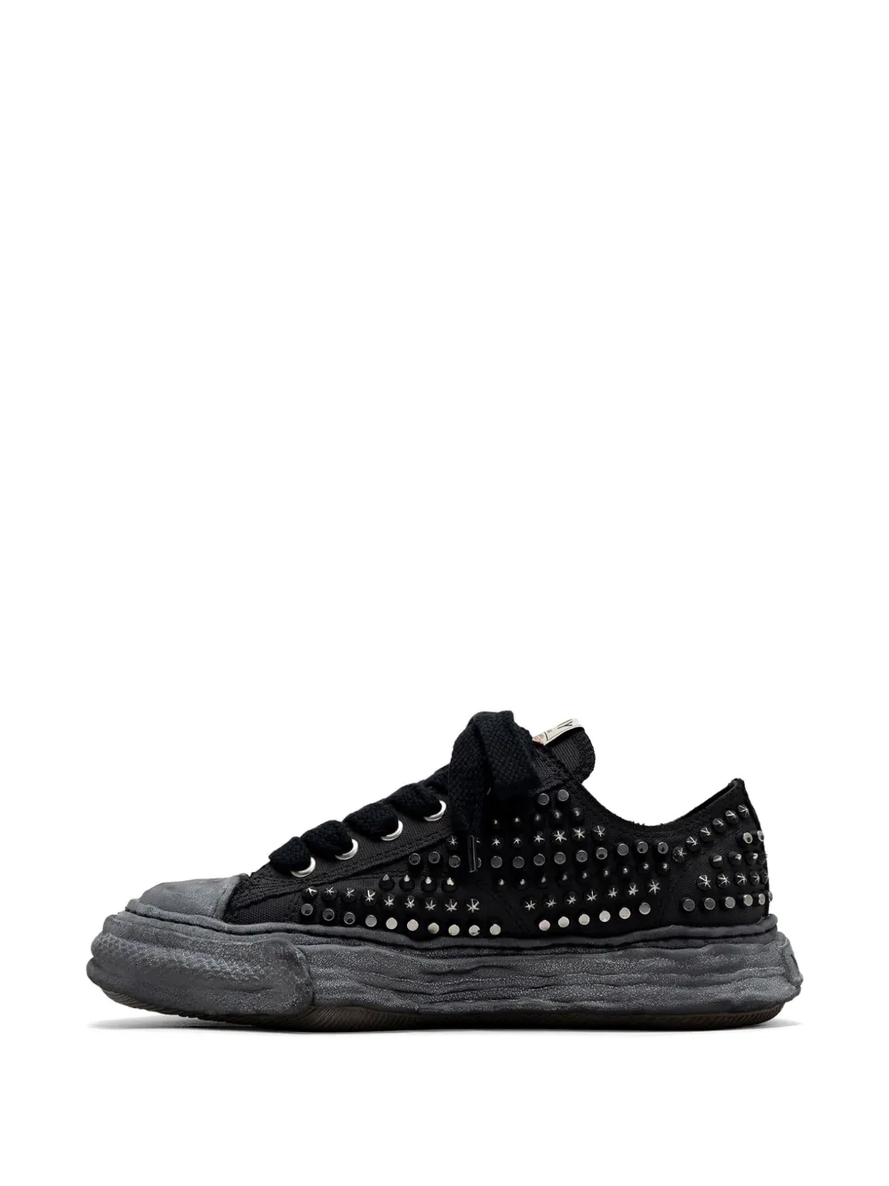 Maison MIHARA YASUHIRO stud-embellished sneakers Zwart