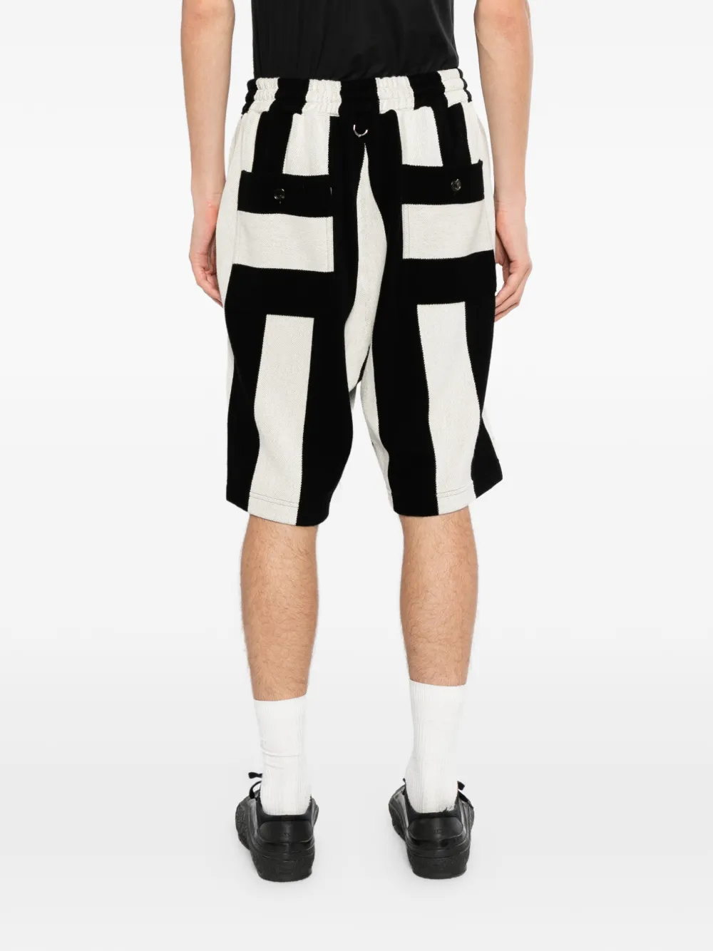 Mastermind World Gestreepte shorts met doodskop-patch Zwart