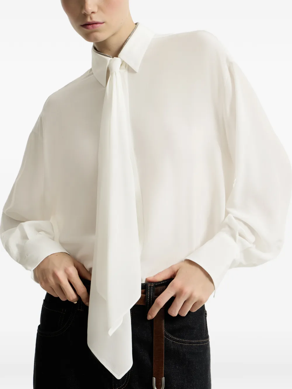 Brunello Cucinelli Blouse met stropdas Wit