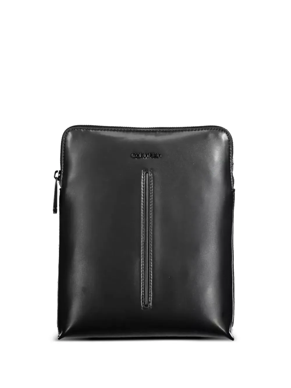 Calvin Klein 엠보스드 로고 숄더 백 | 블랙