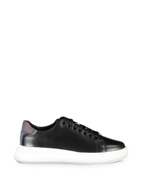 Calvin Klein Round-toe Low-top Sneakers in Black