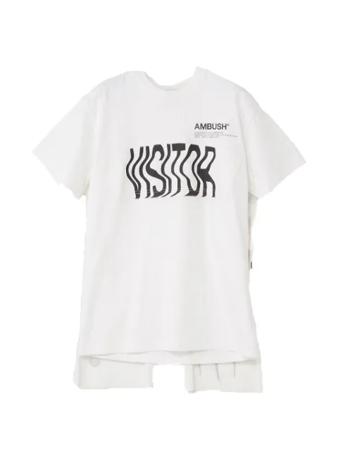 AMBUSH playera tipo capa con eslogan estampado