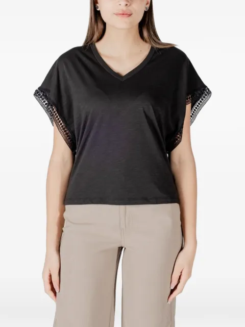 ICHI Iholya lace-trim V-neck T-shirt