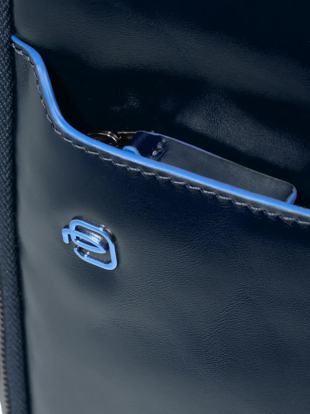 PIQUADRO Rugzak met logoplakkaat Blauw