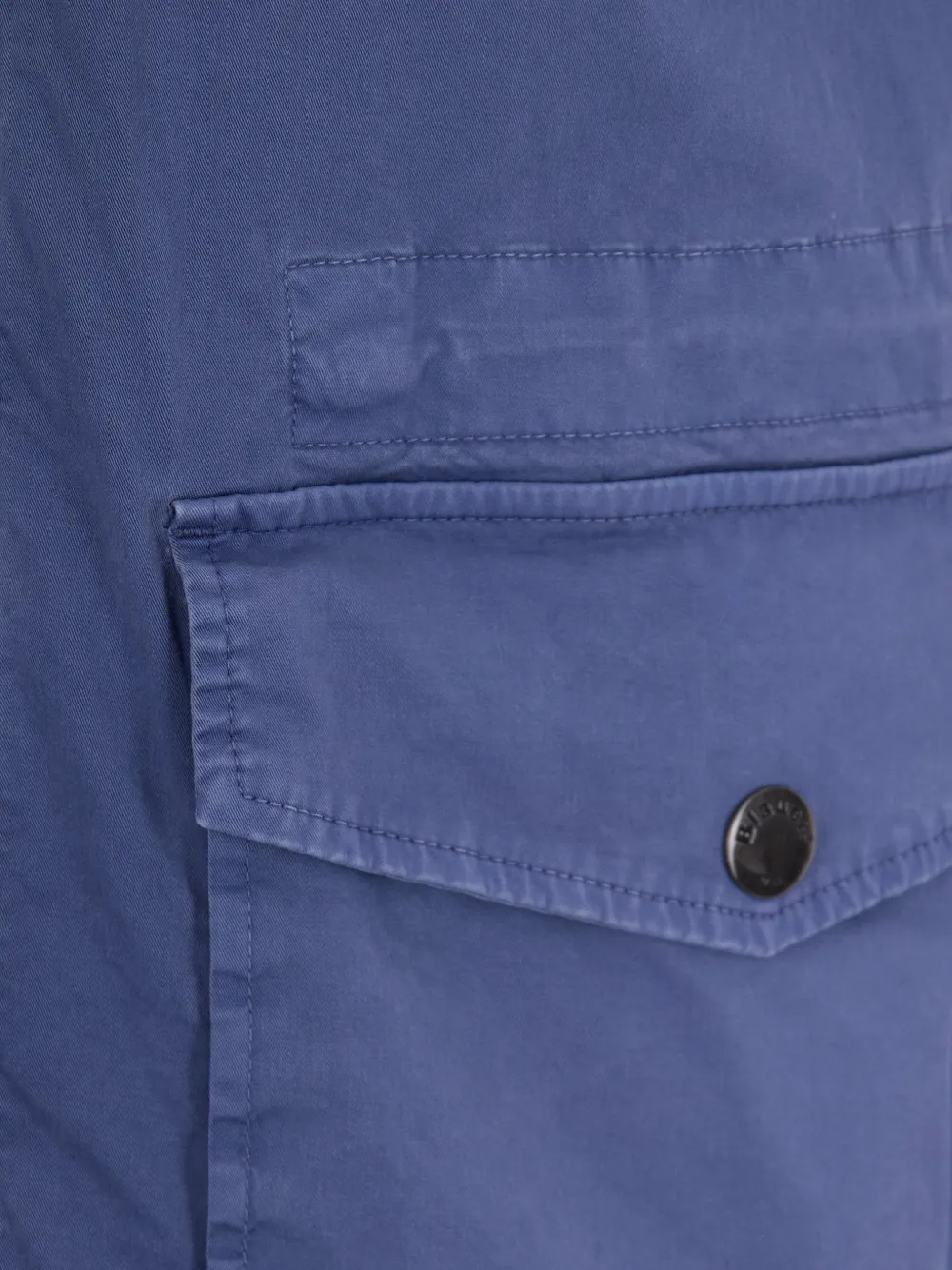 Blauer Jack met vier zakken en hoge hals Blauw