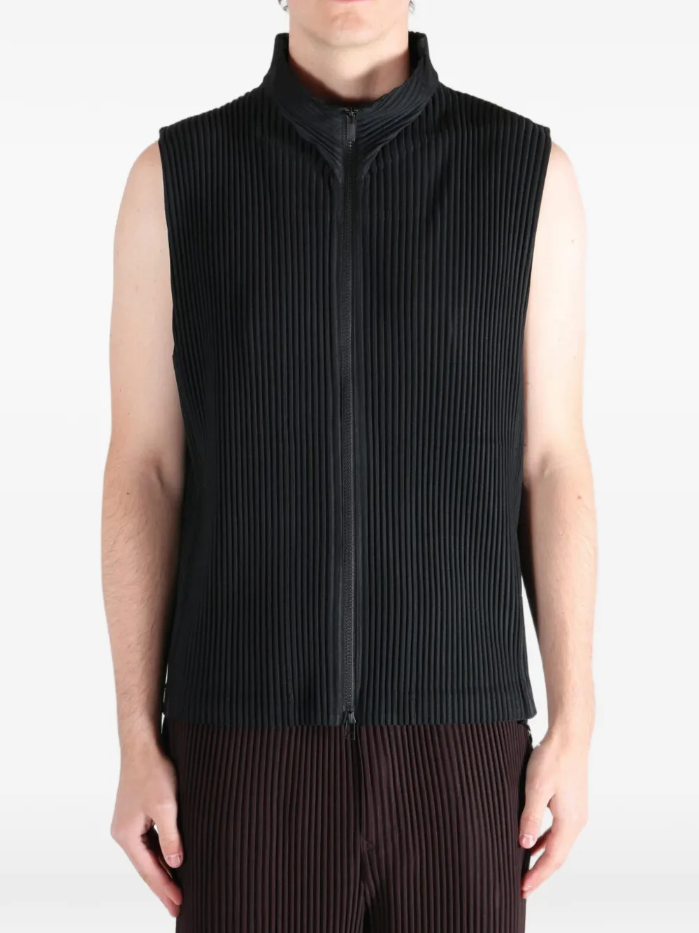 Homme Plissé Issey Miyake Monthly Colors: April geplooid T-shirt met rits Zwart