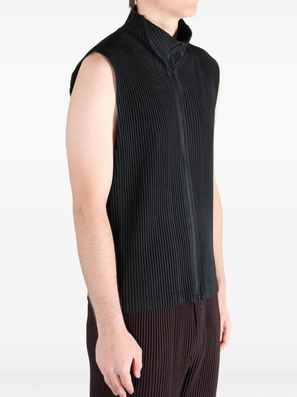 Homme Plissé Issey Miyake Monthly Colors: April geplooid T-shirt met rits Zwart