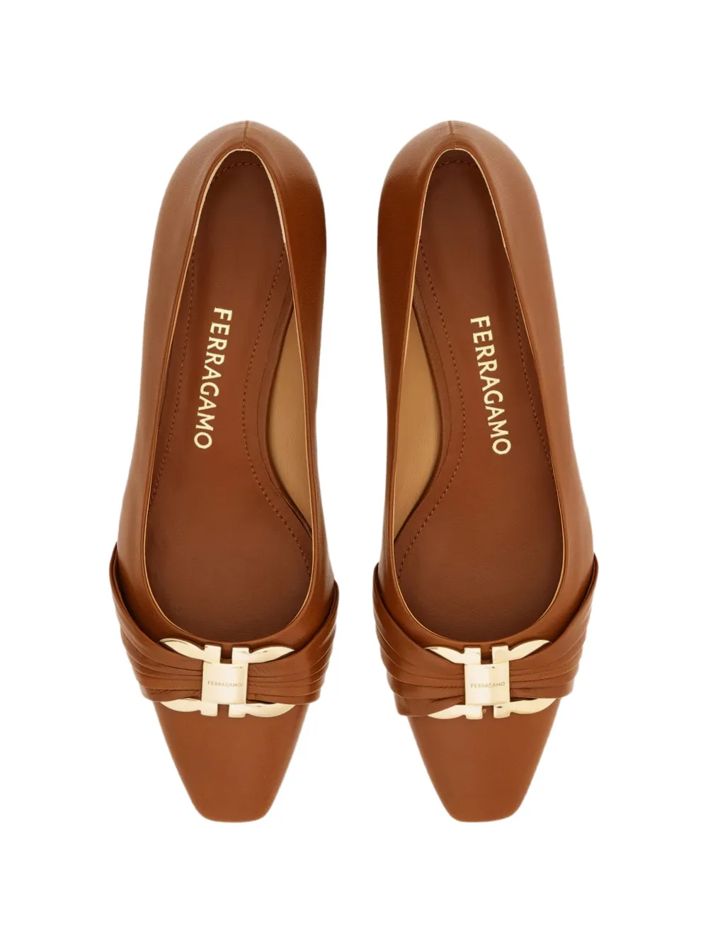 Ferragamo Gancini ornament pumps Bruin