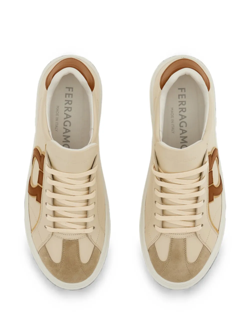 Ferragamo Gancini sneakers met vlakken Beige