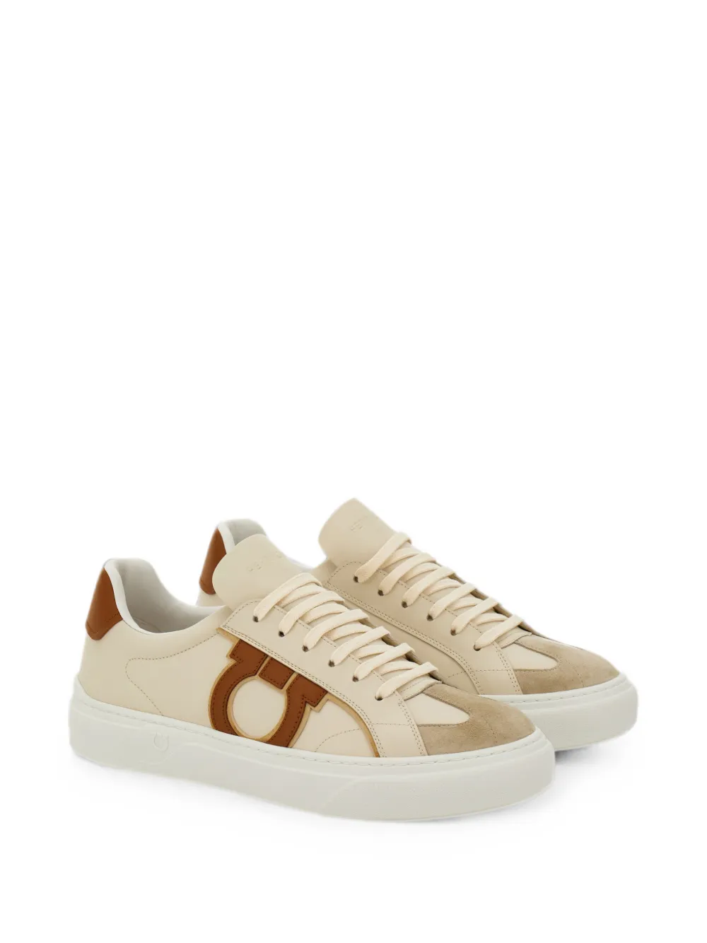 Ferragamo Gancini sneakers met vlakken Beige