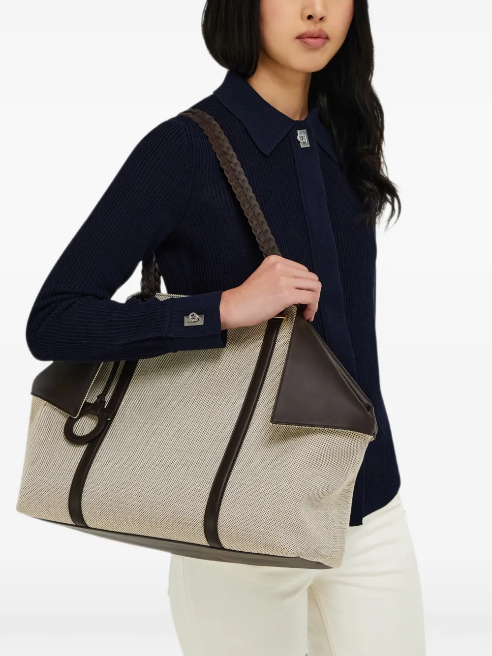 Ferragamo Grote Lauren shopper met gevlochten handvat Beige
