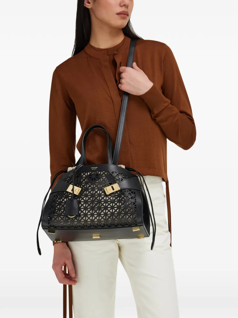 Ferragamo Hug handtas (M) Zwart