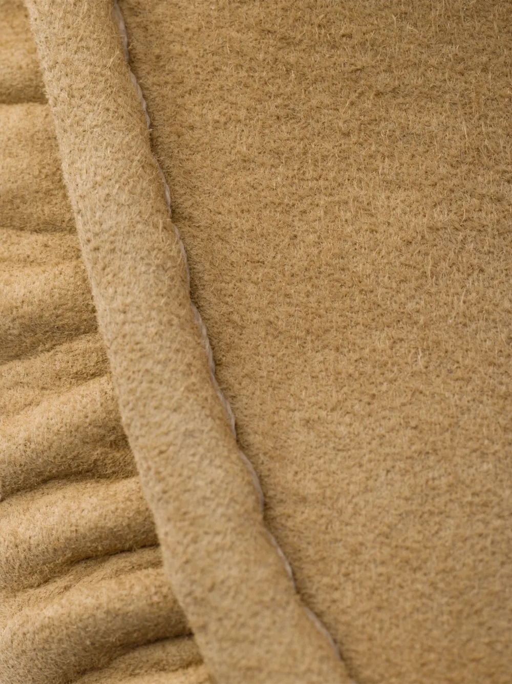 Prada Suède muiltjes Beige