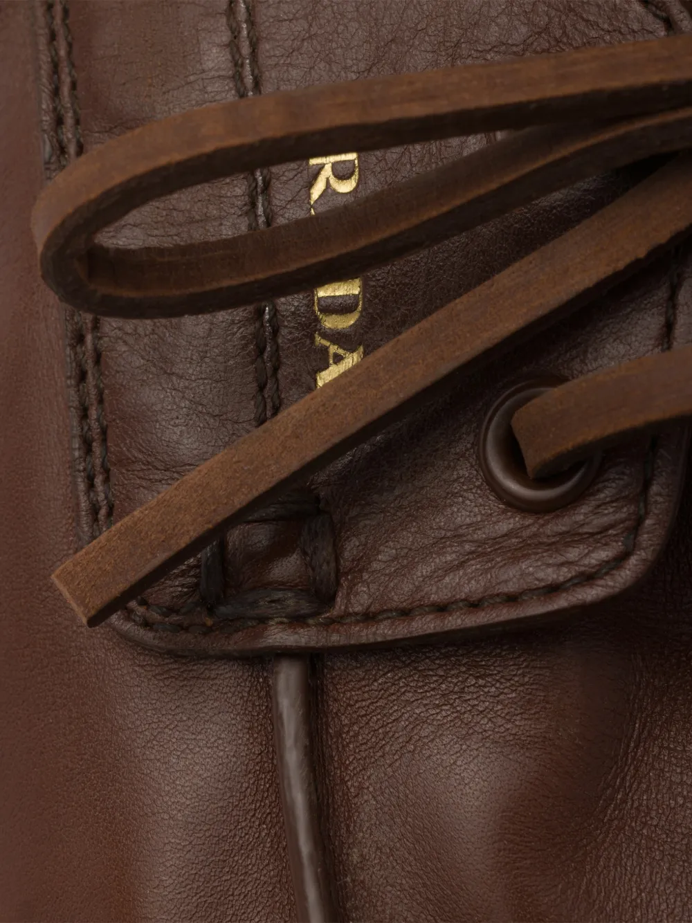 Prada Shuffle antieke leren bootschoenen Bruin