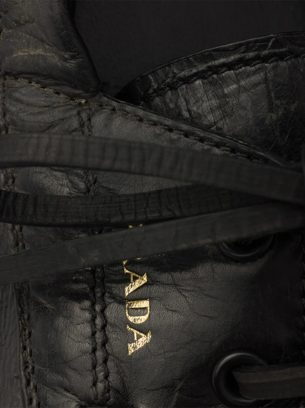 Prada Shuffle antieke leren bootschoenen Zwart