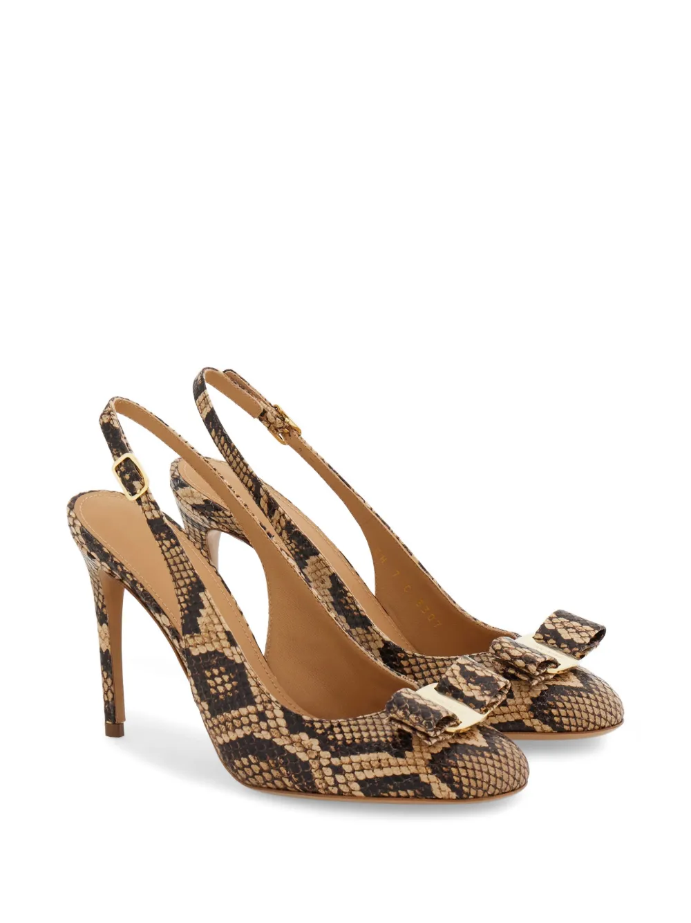 Ferragamo Vara slingback pumps met strik Beige