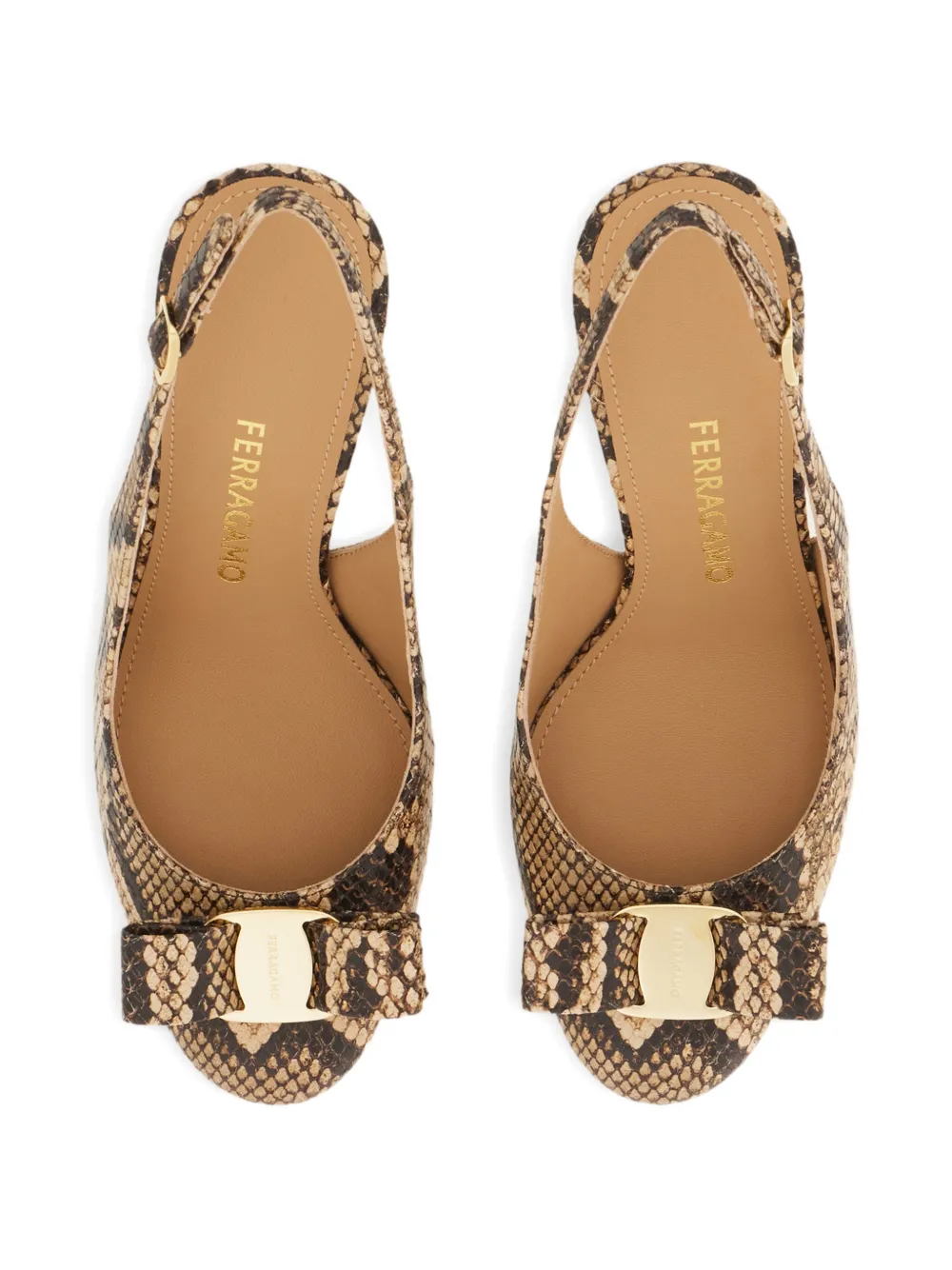 Ferragamo Vara slingback pumps met strik Beige