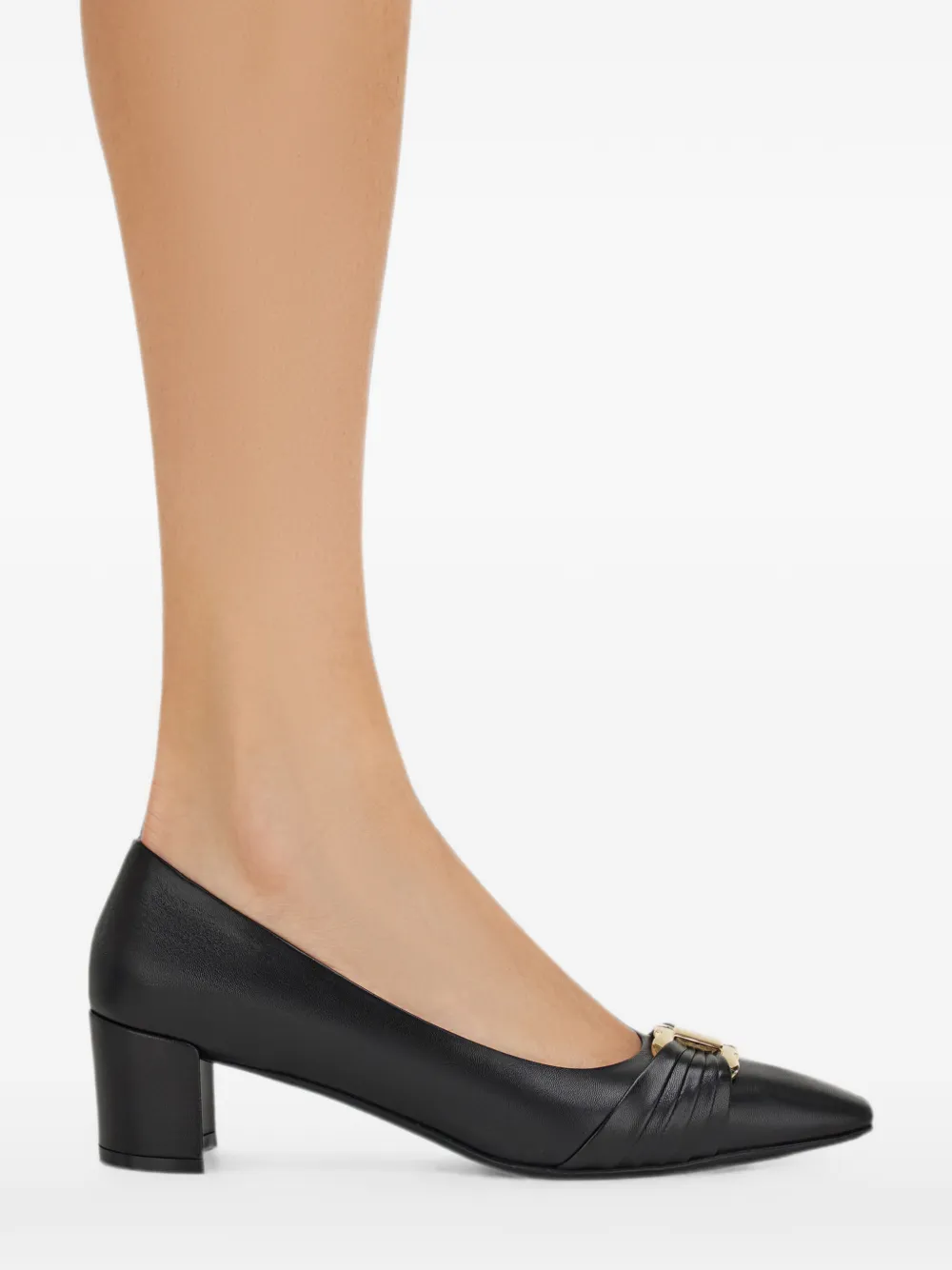 Ferragamo Gancini ornament pumps Zwart