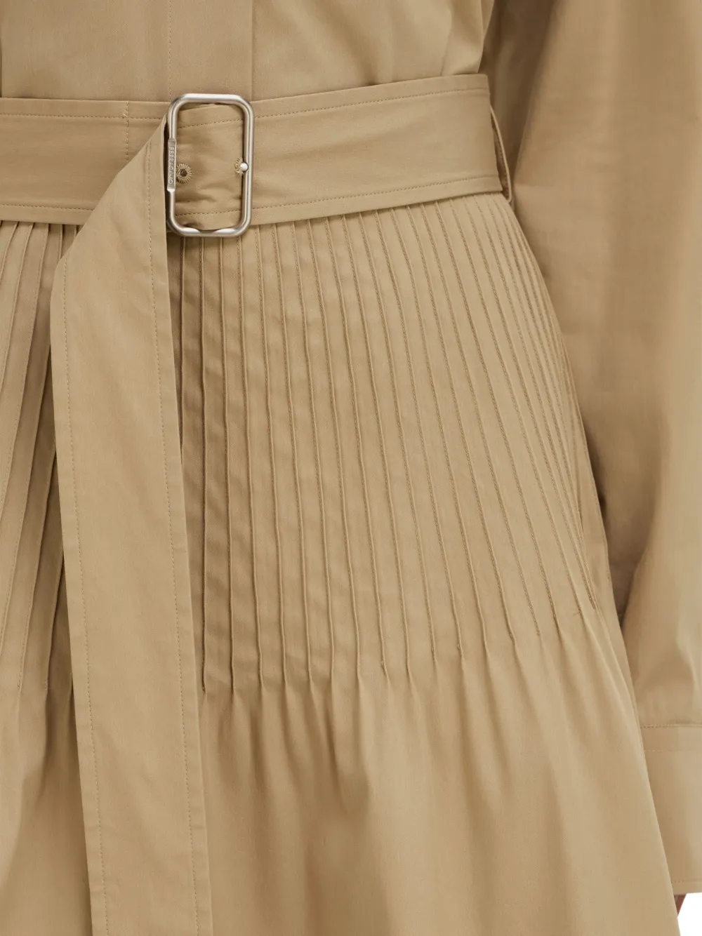 Ferragamo Rok met micro-detail Beige