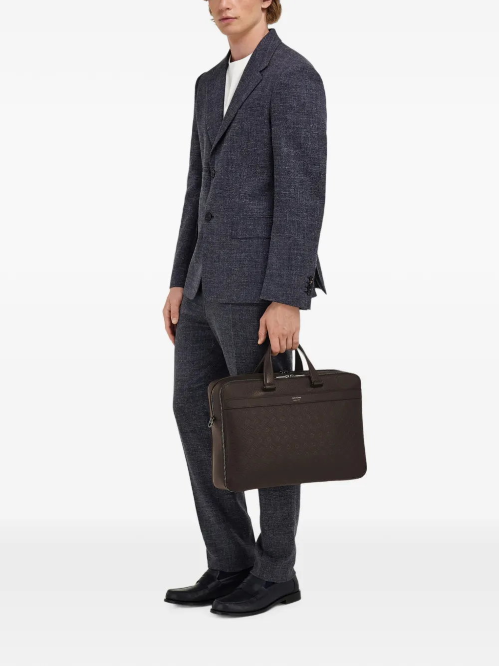Ferragamo Aktetas met monogram Bruin