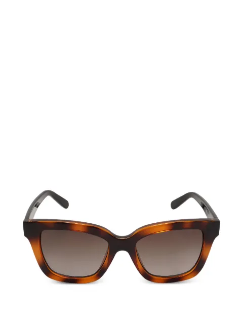Ferragamo lentes de sol con armazón estilo mariposa