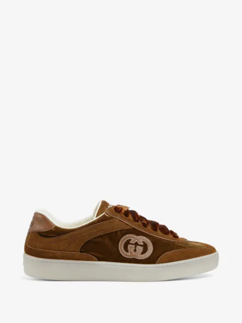Gucci tenis con motivo Interlocking G de terciopelo