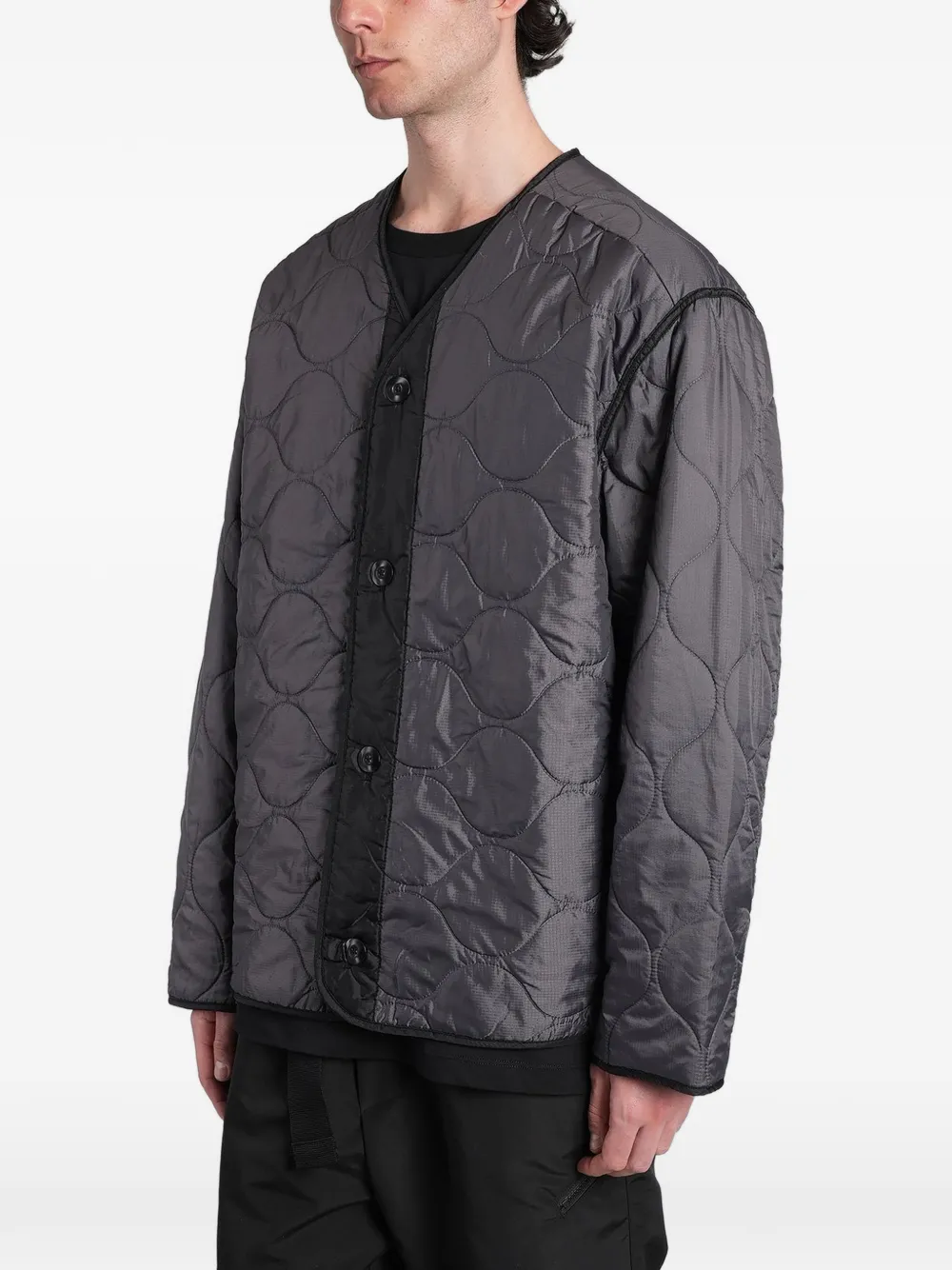 Peacemaker Oamc Casual gewatteerd button-down jack met V-hals Grijs