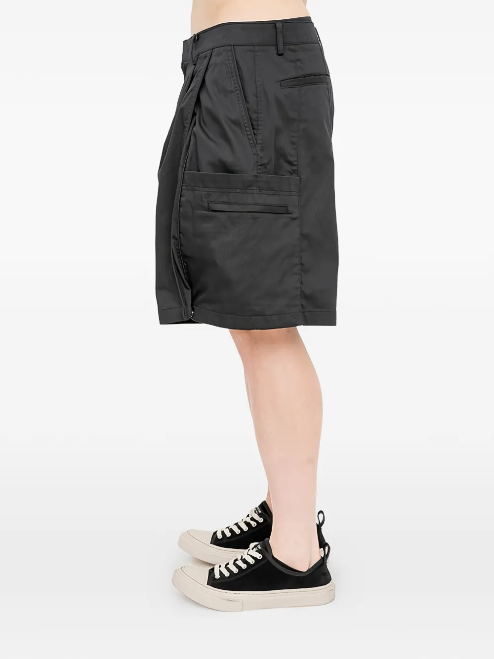 Juun.J Geplooide cargo shorts Zwart