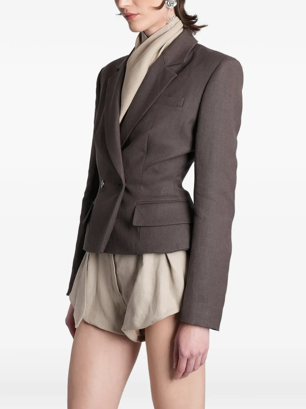 Magda Butrym Blazer met dubbele rij knopen en zandloper-stijl Bruin