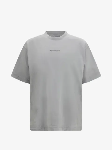 Balenciaga playera con logo bordado y efecto envejecido