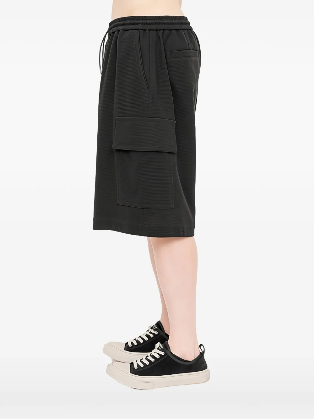Juun.J Shorts met cargo zak Zwart
