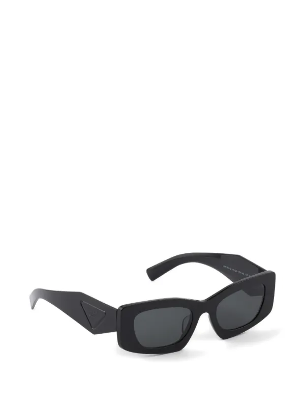 Prada Eyewear トライアングルロゴ サングラス | ブラック | FARFETCH JP